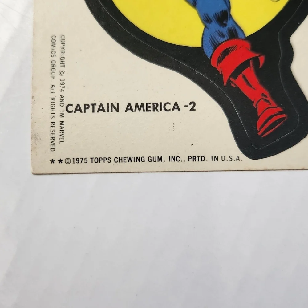 ✨RARE Vintage 1975 Topps Marvel Captain America Sticker Tan Back 